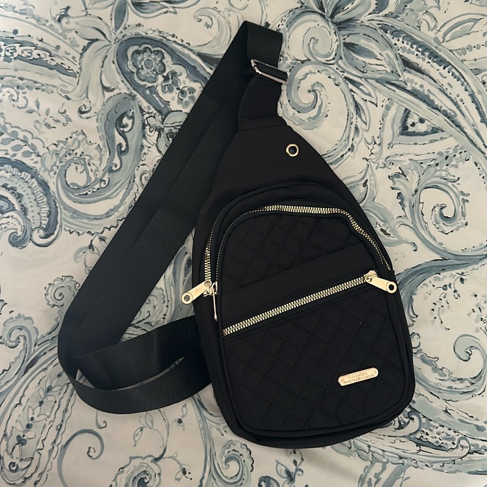 Black/Gold Sling Bag Crossbody Bag Fanny Pack Cross Body Purse Brand New